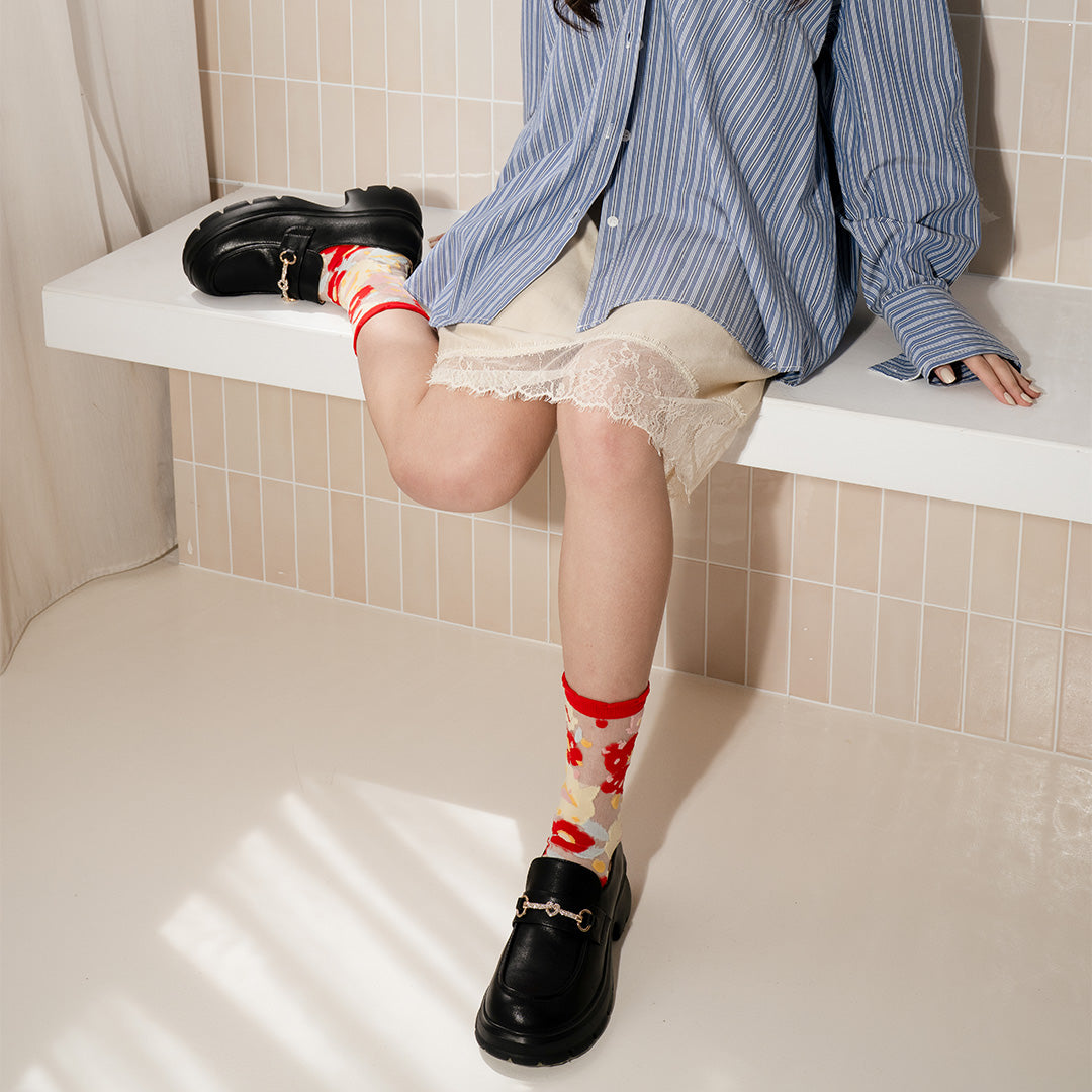 蘋果紅小花透紗中筒女襪