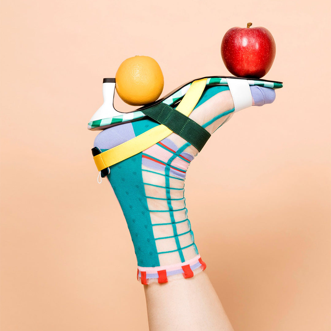 一抹綠點點格子透紗中筒女襪