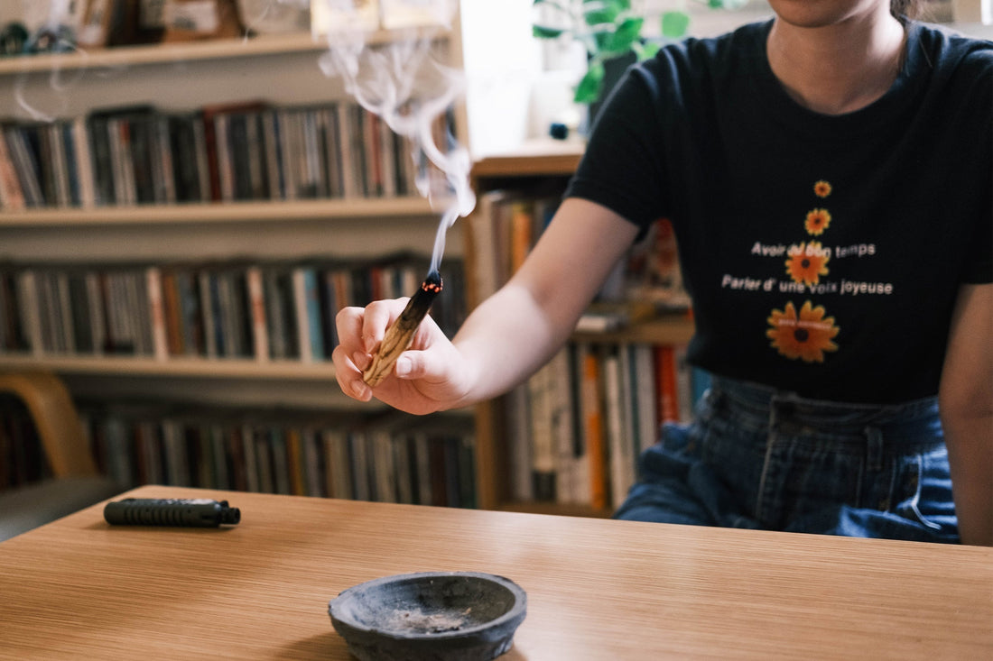居家磁場淨化指南｜農曆七月淨化怎麼做？簡單 4 步驟，用秘魯聖木替空間淨化磁場