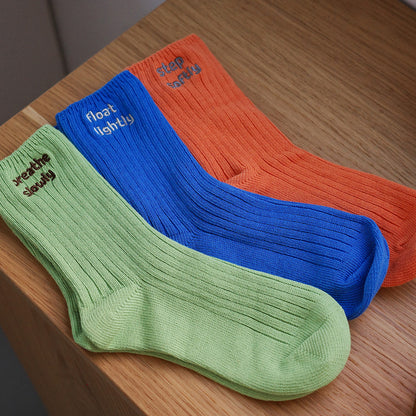 Step Softly 刺繡拼色粗針織女襪（三雙一組）