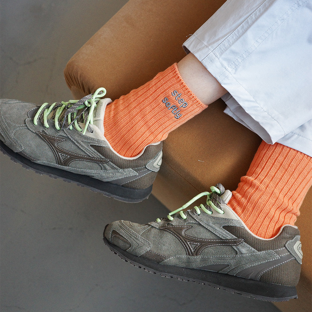 Step Softly 刺繡拼色粗針織女襪（三雙一組）