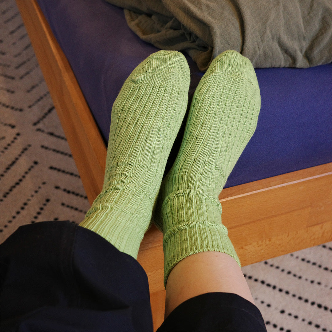 Step Softly 刺繡拼色粗針織女襪（三雙一組）