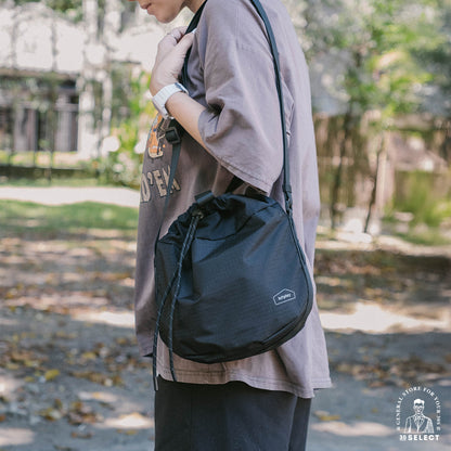 防潑水輕量束口小包