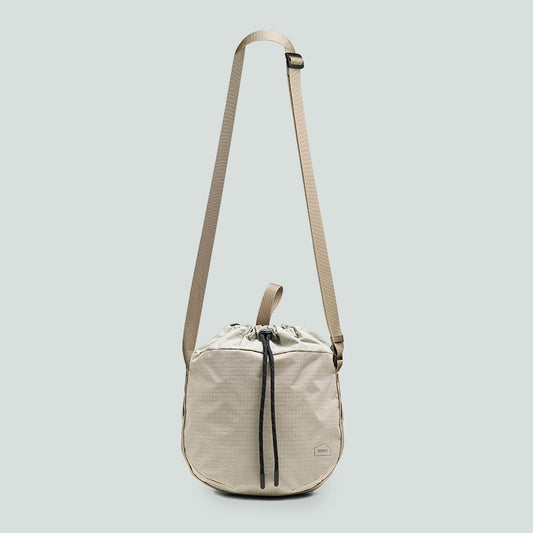 防潑水輕量束口小包（沙）