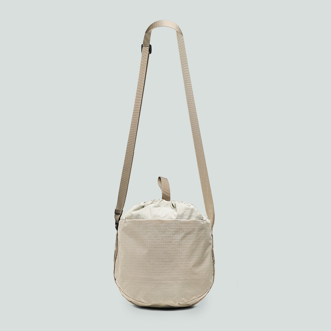 防潑水輕量束口小包（沙）