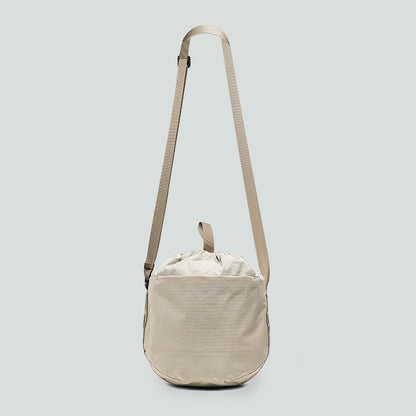 防潑水輕量束口小包（沙）