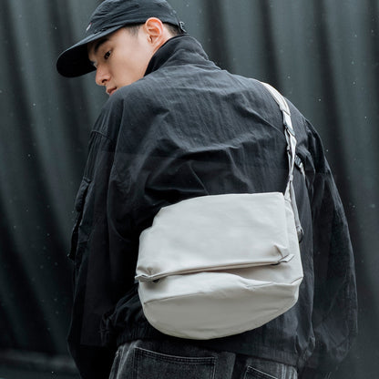 Essential  6.5L 隨行郵差包