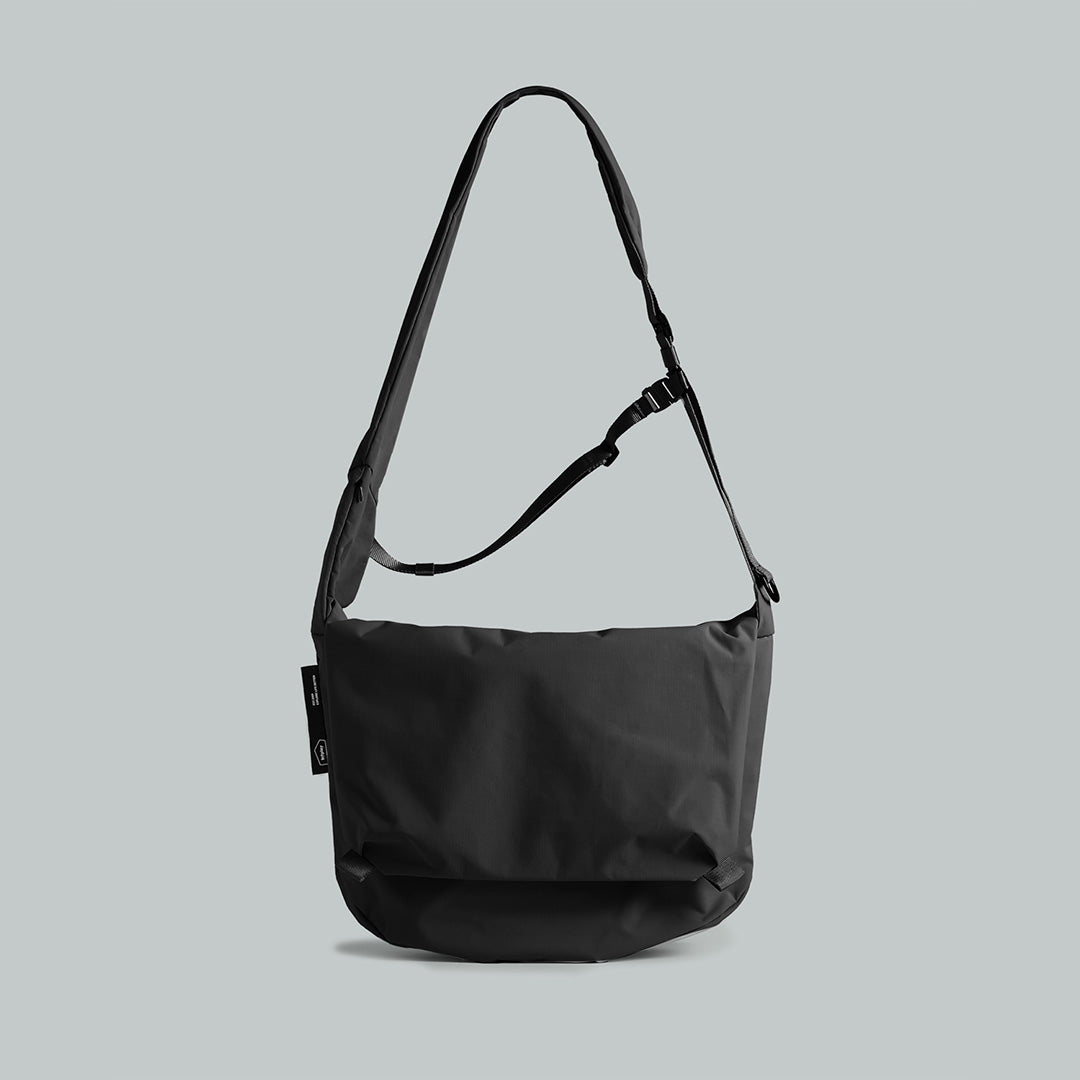 Essential  6.5L 隨行郵差包