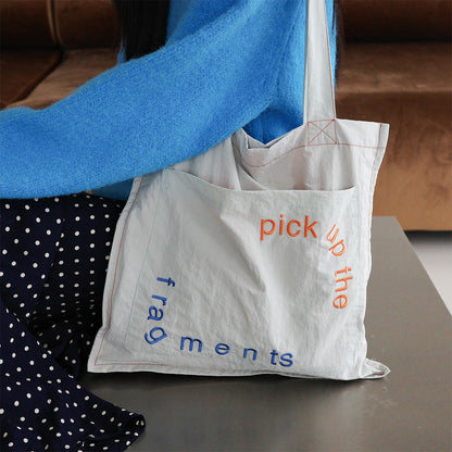 fragments 灰白刺繡購物袋