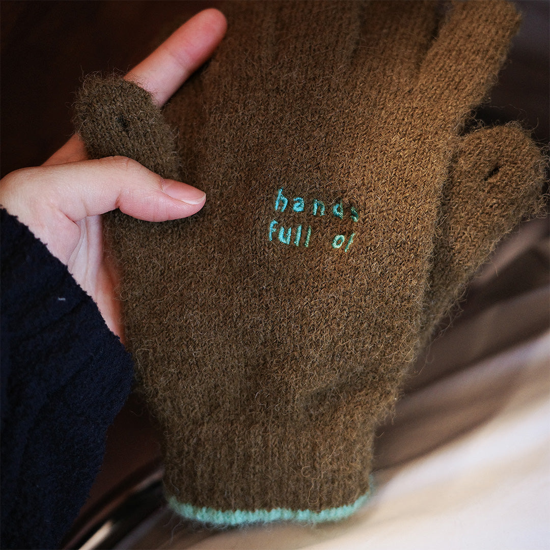 hands full of warmth 刺繡針織 女用手套