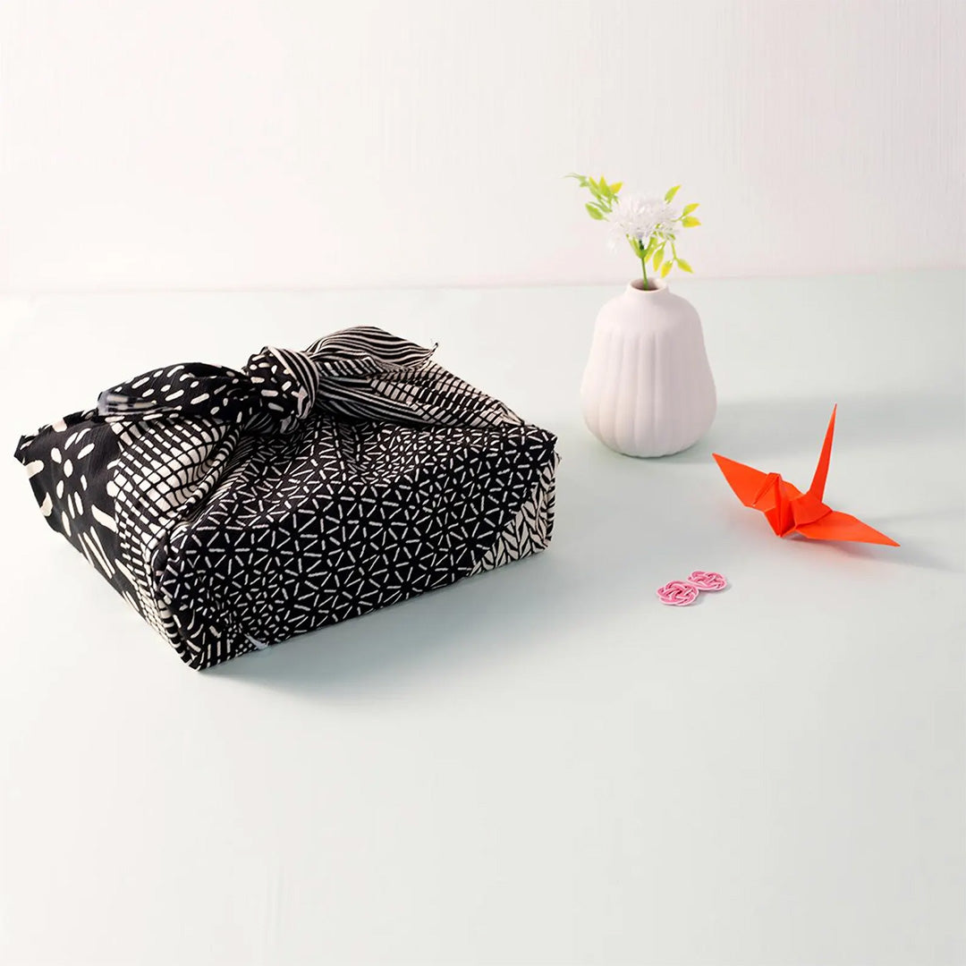 京都 手工型絵染  風呂敷（丸取小紋）