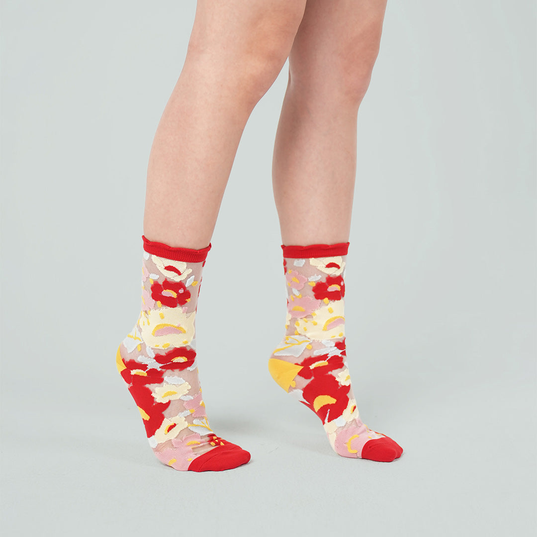 蘋果紅小花透紗中筒女襪