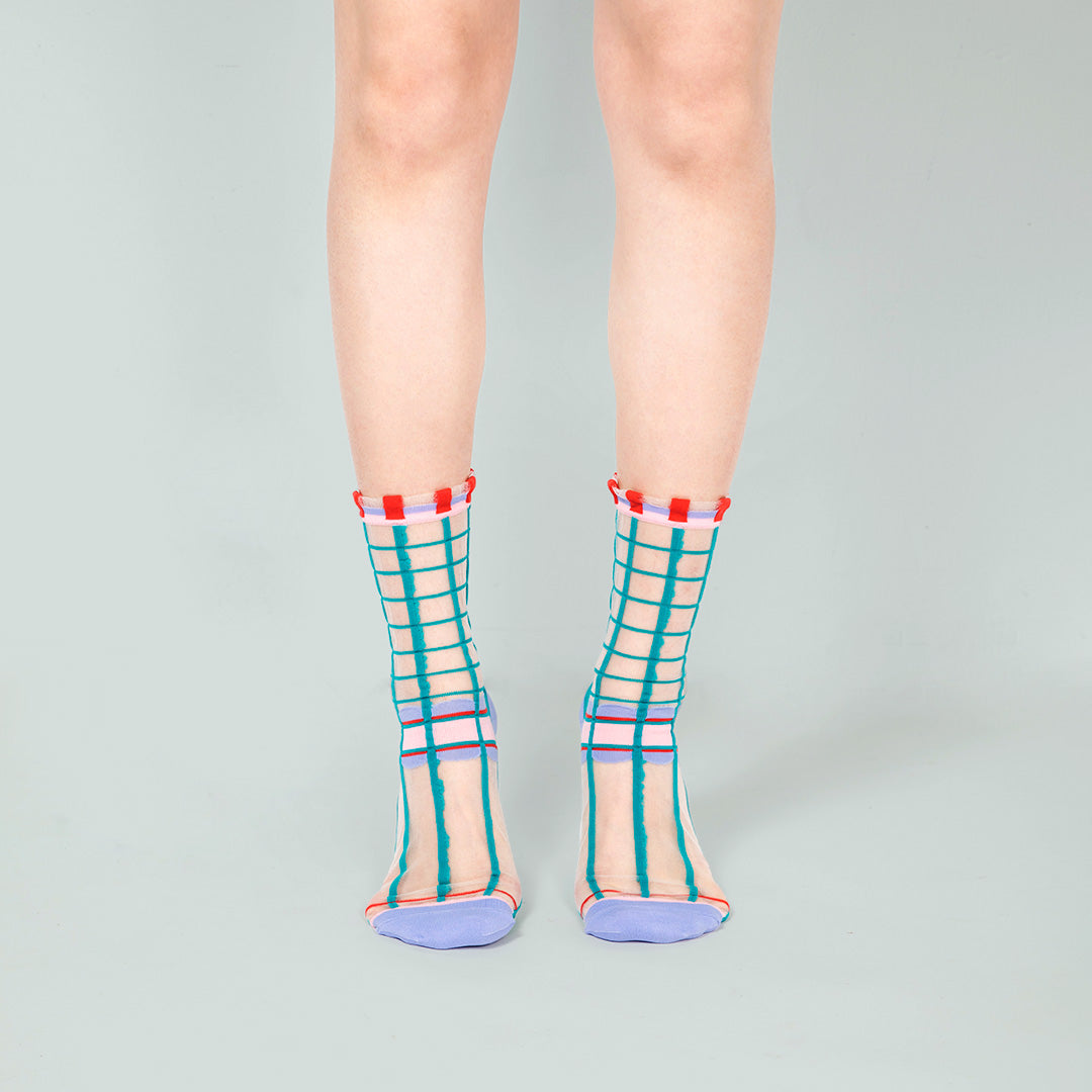 一抹綠點點格子透紗中筒女襪