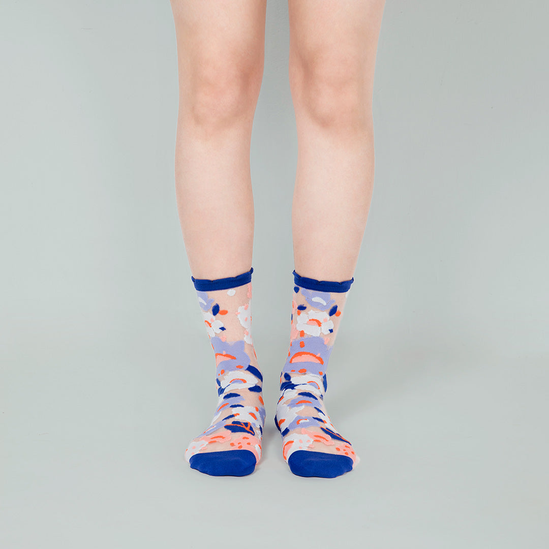 波斯藍小花透紗中筒女襪