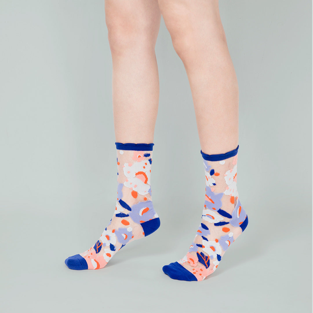 波斯藍小花透紗中筒女襪