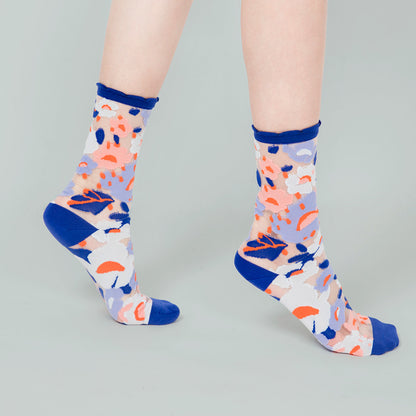 波斯藍小花透紗中筒女襪