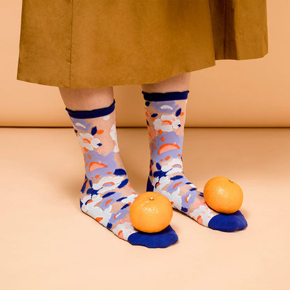 波斯藍小花透紗中筒女襪