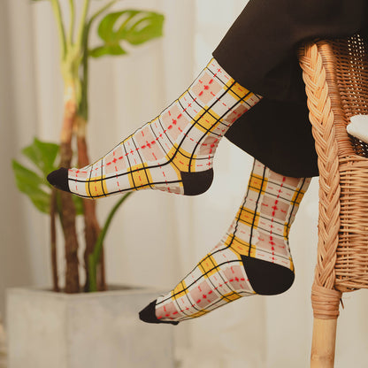 黑白格經典格紋透紗中筒女襪